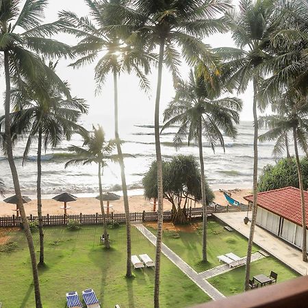 Blue Beach Hotel Wadduwa Esterno foto