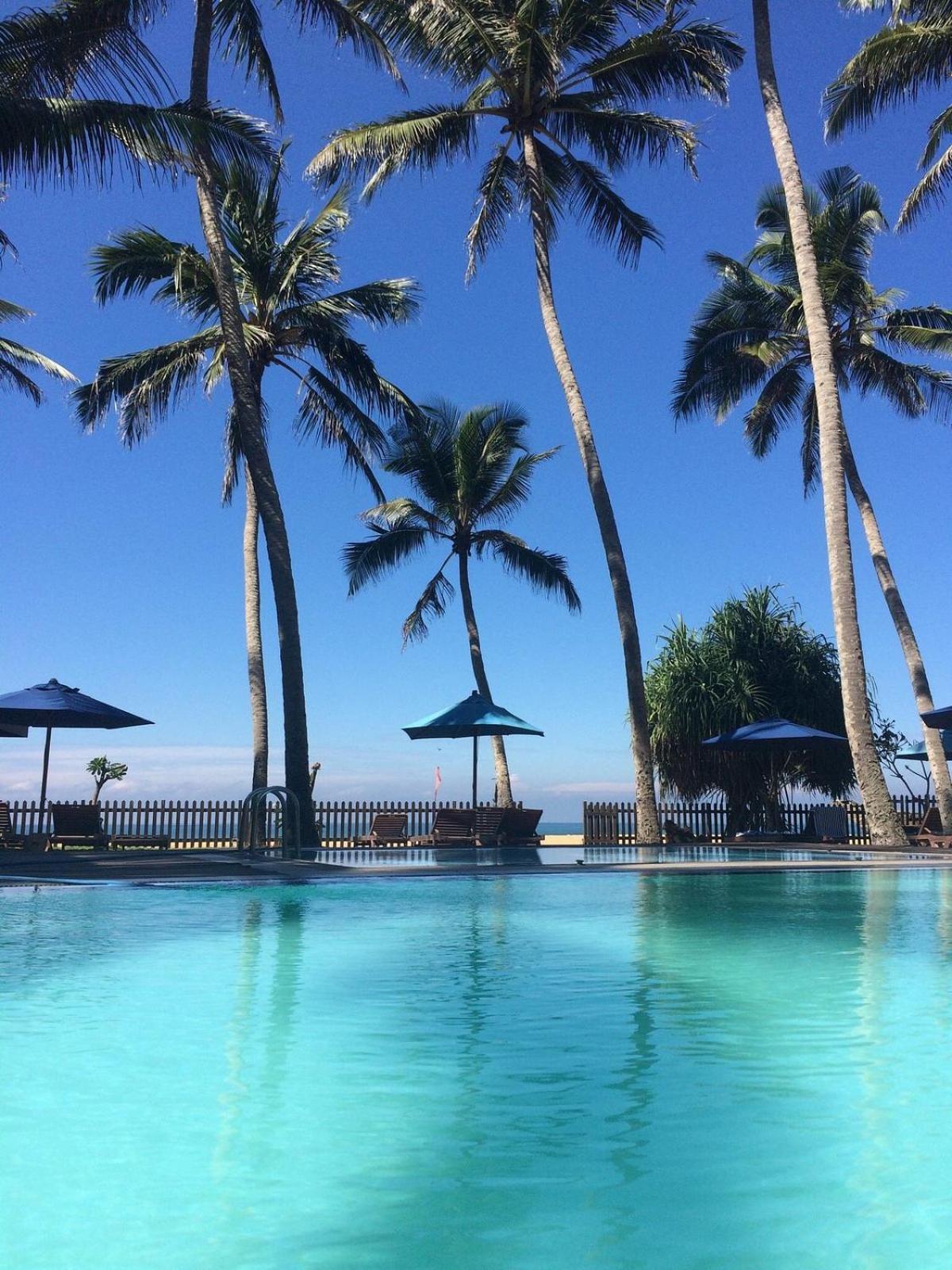 Blue Beach Hotel Wadduwa Esterno foto
